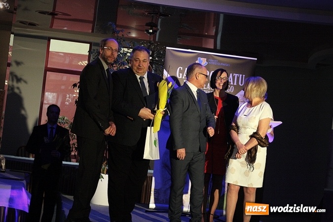 Zdjęcie w galerii na portalu naszwodzislaw.com: Ludzie kultury i sportu nagrodzeni. Uroczysta Gala w hotelu Amadeus wiadomości z regionu
