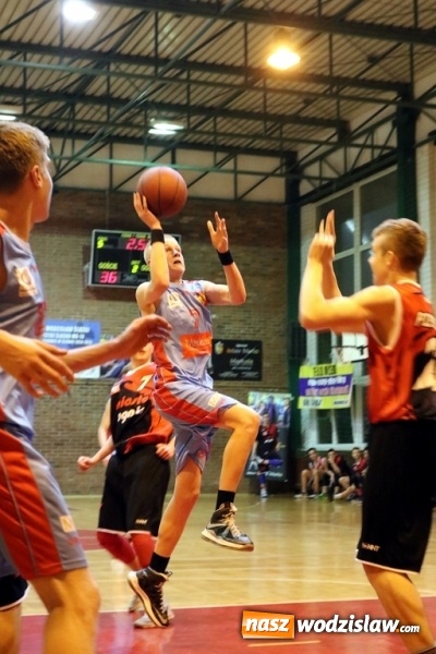 Zdjęcie w galerii na portalu naszwodzislaw.com: Wyjazdowy mecz koszykarzy MKS Wodzisław zakończony sukcesem wiadomości z regionu