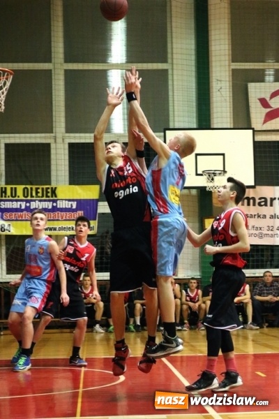 Zdjęcie w galerii na portalu naszwodzislaw.com: Wyjazdowy mecz koszykarzy MKS Wodzisław zakończony sukcesem wiadomości z regionu