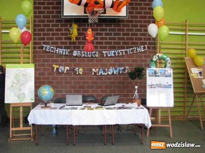 Zdjęcie w galerii na portalu naszwodzislaw.com: Wiosenne rewolucje w wodzisławskim Ekonomiku, czyli Dzień Otwartych Drzwi wiadomości z regionu