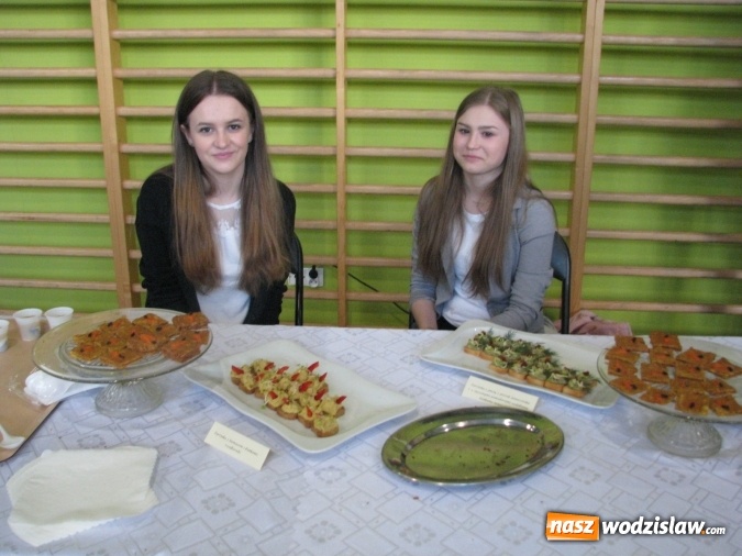 Zdjęcie w galerii na portalu naszwodzislaw.com: Wiosenne rewolucje w wodzisławskim Ekonomiku, czyli Dzień Otwartych Drzwi wiadomości z regionu