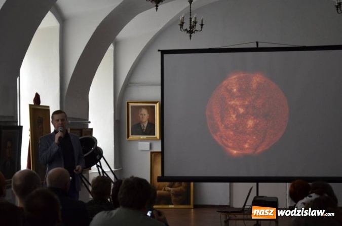Zdjęcie w galerii na portalu naszwodzislaw.com: Piękno we wszechświecie. Wystawa fotografii w wodzisławskim Muzeum wiadomości z regionu