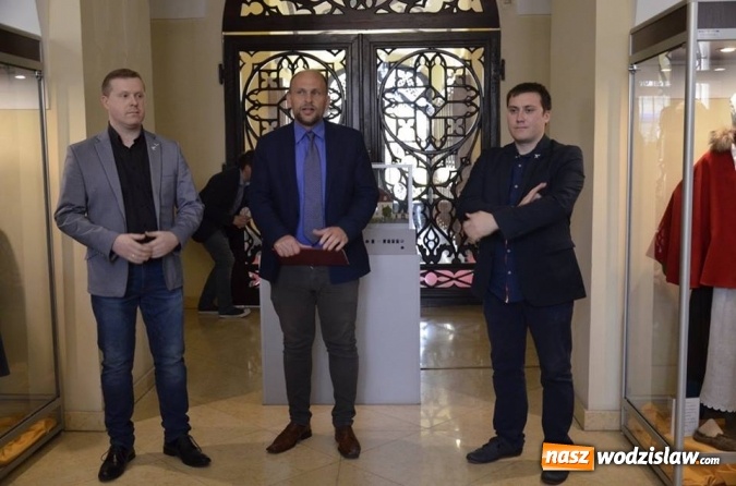 Zdjęcie w galerii na portalu naszwodzislaw.com: Piękno we wszechświecie. Wystawa fotografii w wodzisławskim Muzeum wiadomości z regionu