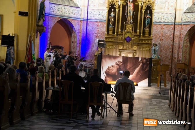 Zdjęcie w galerii na portalu naszwodzislaw.com: Męka Pana naszego Jezusa Chrystusa - śpiewana Pasja, czyli Wielka Środa w Rydułtowach wiadomości z regionu