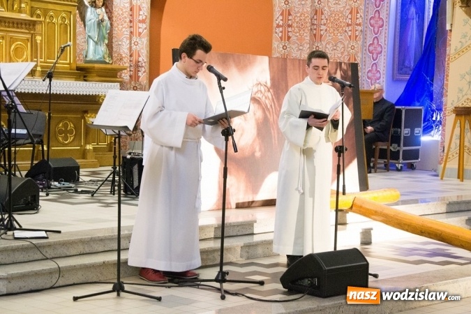 Zdjęcie w galerii na portalu naszwodzislaw.com: Męka Pana naszego Jezusa Chrystusa - śpiewana Pasja, czyli Wielka Środa w Rydułtowach wiadomości z regionu