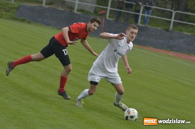Zdjęcie w galerii na portalu naszwodzislaw.com: Klasa okręgowa: W starciu Naprzodów lepszy ten z Borucina wiadomości z regionu