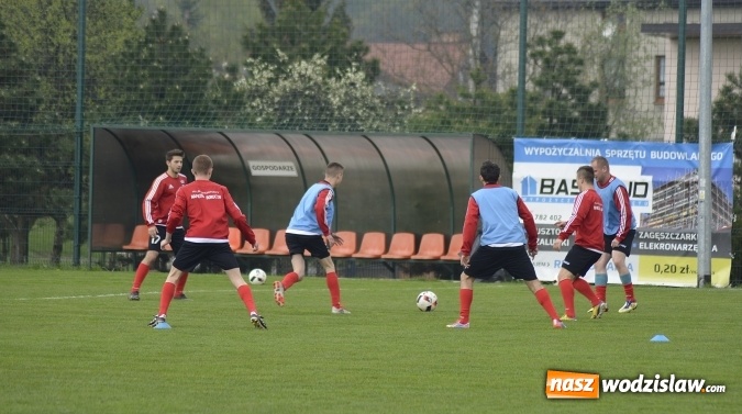 Zdjęcie w galerii na portalu naszwodzislaw.com: Klasa okręgowa: W starciu Naprzodów lepszy ten z Borucina wiadomości z regionu