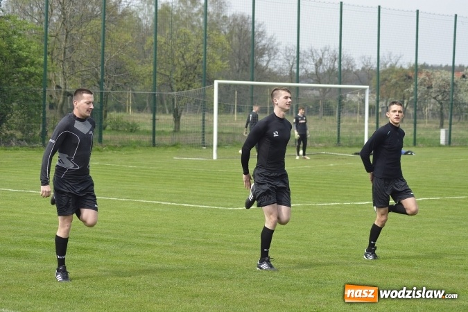 Zdjęcie w galerii na portalu naszwodzislaw.com: Klasa okręgowa: W starciu Naprzodów lepszy ten z Borucina wiadomości z regionu