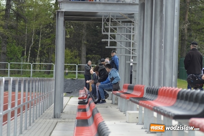 Zdjęcie w galerii na portalu naszwodzislaw.com: Klasa okręgowa: W starciu Naprzodów lepszy ten z Borucina wiadomości z regionu