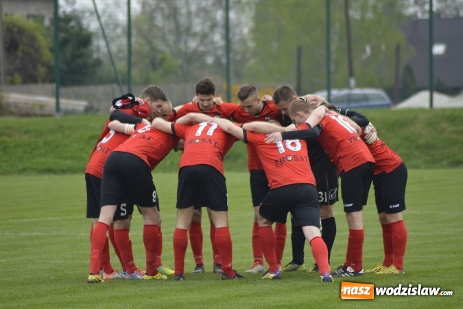 Zdjęcie w galerii na portalu naszwodzislaw.com: Klasa okręgowa: W starciu Naprzodów lepszy ten z Borucina wiadomości z regionu