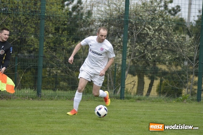 Zdjęcie w galerii na portalu naszwodzislaw.com: Klasa okręgowa: W starciu Naprzodów lepszy ten z Borucina wiadomości z regionu