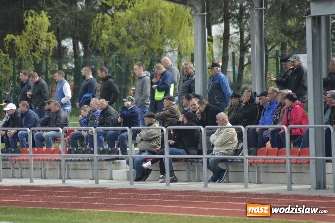 Zdjęcie w galerii na portalu naszwodzislaw.com: Klasa okręgowa: W starciu Naprzodów lepszy ten z Borucina wiadomości z regionu
