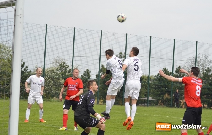 Zdjęcie w galerii na portalu naszwodzislaw.com: Klasa okręgowa: W starciu Naprzodów lepszy ten z Borucina wiadomości z regionu