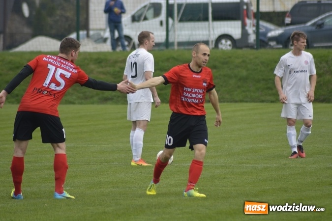 Zdjęcie w galerii na portalu naszwodzislaw.com: Klasa okręgowa: W starciu Naprzodów lepszy ten z Borucina wiadomości z regionu