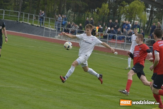 Zdjęcie w galerii na portalu naszwodzislaw.com: Klasa okręgowa: W starciu Naprzodów lepszy ten z Borucina wiadomości z regionu