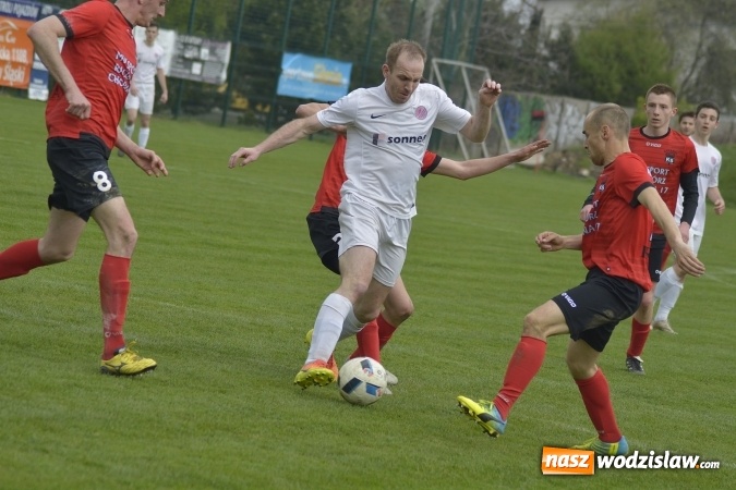 Zdjęcie w galerii na portalu naszwodzislaw.com: Klasa okręgowa: W starciu Naprzodów lepszy ten z Borucina wiadomości z regionu
