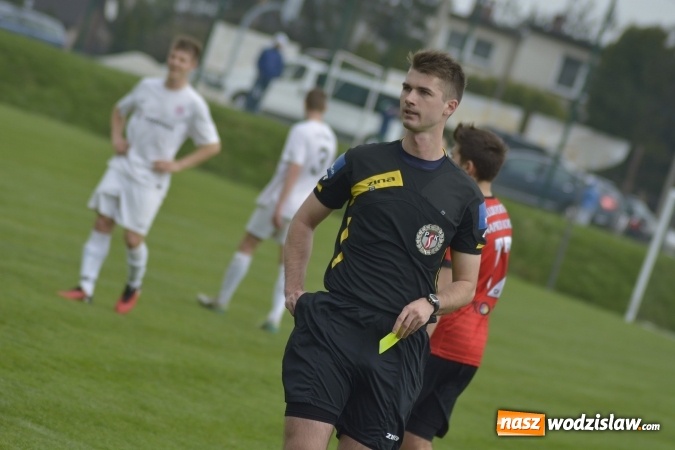 Zdjęcie w galerii na portalu naszwodzislaw.com: Klasa okręgowa: W starciu Naprzodów lepszy ten z Borucina wiadomości z regionu