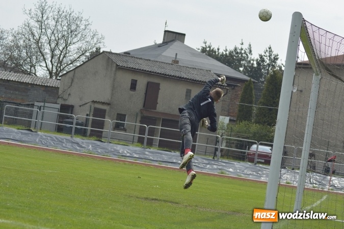 Zdjęcie w galerii na portalu naszwodzislaw.com: Klasa okręgowa: W starciu Naprzodów lepszy ten z Borucina wiadomości z regionu