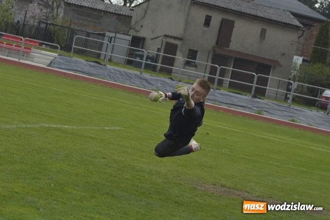 Zdjęcie w galerii na portalu naszwodzislaw.com: Klasa okręgowa: W starciu Naprzodów lepszy ten z Borucina wiadomości z regionu