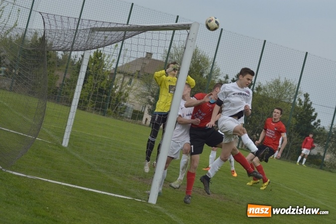 Zdjęcie w galerii na portalu naszwodzislaw.com: Klasa okręgowa: W starciu Naprzodów lepszy ten z Borucina wiadomości z regionu
