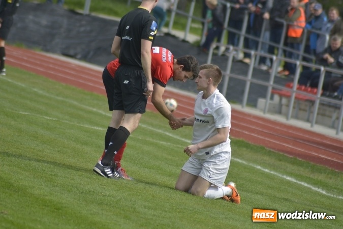 Zdjęcie w galerii na portalu naszwodzislaw.com: Klasa okręgowa: W starciu Naprzodów lepszy ten z Borucina wiadomości z regionu