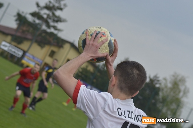 Zdjęcie w galerii na portalu naszwodzislaw.com: Klasa okręgowa: W starciu Naprzodów lepszy ten z Borucina wiadomości z regionu