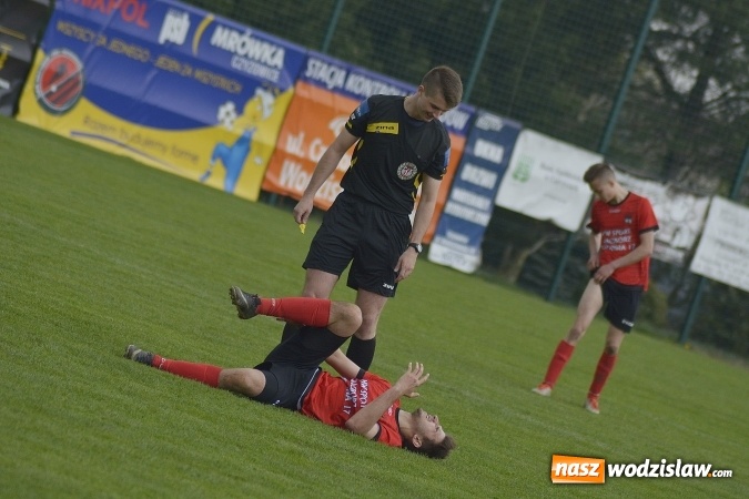 Zdjęcie w galerii na portalu naszwodzislaw.com: Klasa okręgowa: W starciu Naprzodów lepszy ten z Borucina wiadomości z regionu