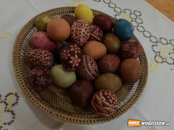 Zdjęcie w galerii na portalu naszwodzislaw.com: Przedszkolaki z Połomi uczyły się w Osinach wielkanocnych tradycji wiadomości z regionu