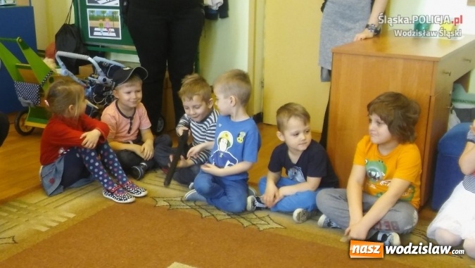 Zdjęcie w galerii na portalu naszwodzislaw.com: O bezpieczeństwie w Akademii Wesołych Bajtli wiadomości z regionu