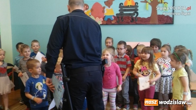 Zdjęcie w galerii na portalu naszwodzislaw.com: O bezpieczeństwie w Akademii Wesołych Bajtli wiadomości z regionu