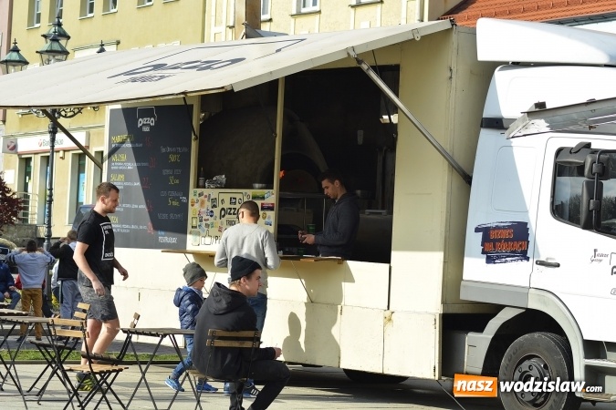 Zdjęcie w galerii na portalu naszwodzislaw.com: Food trucki zjechały się do Wodzisławia wiadomości z regionu