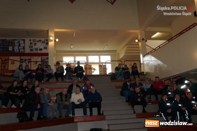 Zdjęcie w galerii na portalu naszwodzislaw.com:  Porozmawiajmy o bezpieczeństwie - możesz mieć na nie wpływ! Debata w Gimnazjum Mistrzostwa Sportowego  wiadomości z regionu