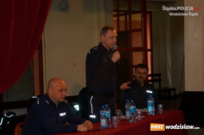 Zdjęcie w galerii na portalu naszwodzislaw.com:  Porozmawiajmy o bezpieczeństwie - możesz mieć na nie wpływ! Debata w Gimnazjum Mistrzostwa Sportowego  wiadomości z regionu