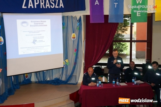 Zdjęcie w galerii na portalu naszwodzislaw.com:  Porozmawiajmy o bezpieczeństwie - możesz mieć na nie wpływ! Debata w Gimnazjum Mistrzostwa Sportowego  wiadomości z regionu