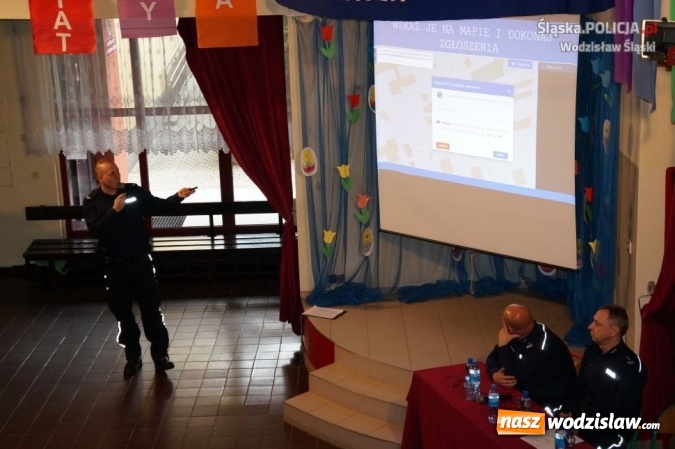 Zdjęcie w galerii na portalu naszwodzislaw.com:  Porozmawiajmy o bezpieczeństwie - możesz mieć na nie wpływ! Debata w Gimnazjum Mistrzostwa Sportowego  wiadomości z regionu