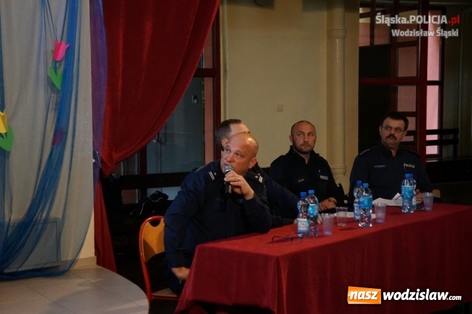 Zdjęcie w galerii na portalu naszwodzislaw.com:  Porozmawiajmy o bezpieczeństwie - możesz mieć na nie wpływ! Debata w Gimnazjum Mistrzostwa Sportowego  wiadomości z regionu