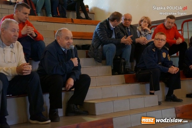 Zdjęcie w galerii na portalu naszwodzislaw.com:  Porozmawiajmy o bezpieczeństwie - możesz mieć na nie wpływ! Debata w Gimnazjum Mistrzostwa Sportowego  wiadomości z regionu