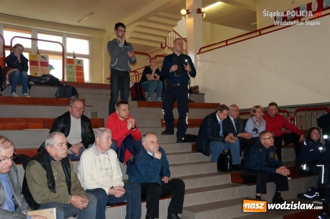 Zdjęcie w galerii na portalu naszwodzislaw.com:  Porozmawiajmy o bezpieczeństwie - możesz mieć na nie wpływ! Debata w Gimnazjum Mistrzostwa Sportowego  wiadomości z regionu