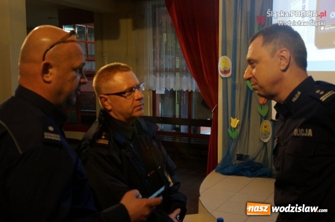 Zdjęcie w galerii na portalu naszwodzislaw.com:  Porozmawiajmy o bezpieczeństwie - możesz mieć na nie wpływ! Debata w Gimnazjum Mistrzostwa Sportowego  wiadomości z regionu