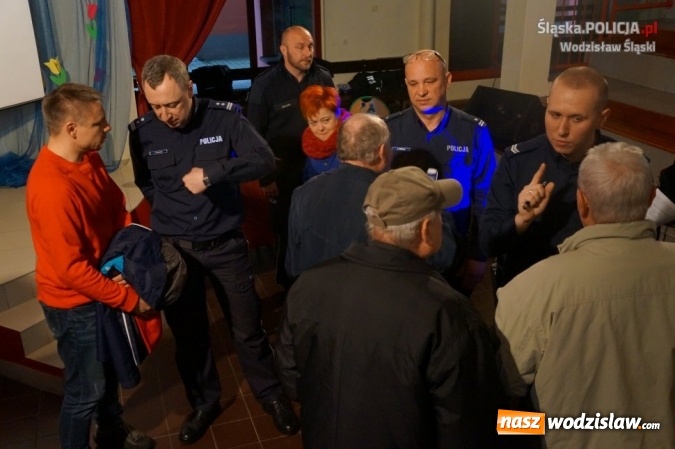 Zdjęcie w galerii na portalu naszwodzislaw.com:  Porozmawiajmy o bezpieczeństwie - możesz mieć na nie wpływ! Debata w Gimnazjum Mistrzostwa Sportowego  wiadomości z regionu