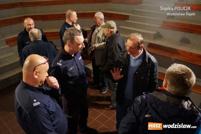 Zdjęcie w galerii na portalu naszwodzislaw.com:  Porozmawiajmy o bezpieczeństwie - możesz mieć na nie wpływ! Debata w Gimnazjum Mistrzostwa Sportowego  wiadomości z regionu