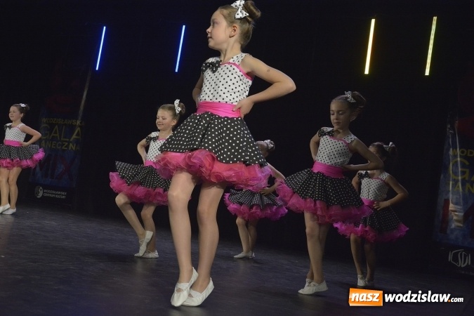 Zdjęcie w galerii na portalu naszwodzislaw.com: Gala Taneczna MIX 2017 - wyniki  wiadomości z regionu