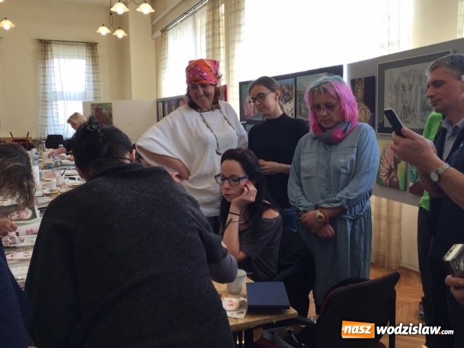 Zdjęcie w galerii na portalu naszwodzislaw.com: Akwarelowe warsztaty portretu z Kariną Jaźwińską w radlińskim MOK-u wiadomości z regionu