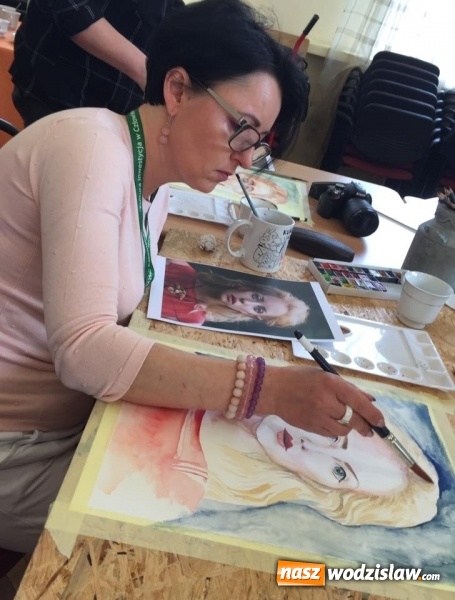 Zdjęcie w galerii na portalu naszwodzislaw.com: Akwarelowe warsztaty portretu z Kariną Jaźwińską w radlińskim MOK-u wiadomości z regionu