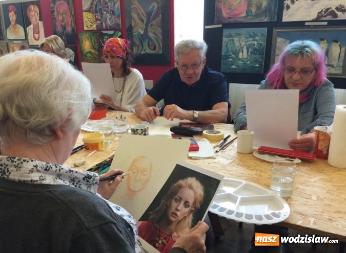 Zdjęcie w galerii na portalu naszwodzislaw.com: Akwarelowe warsztaty portretu z Kariną Jaźwińską w radlińskim MOK-u wiadomości z regionu