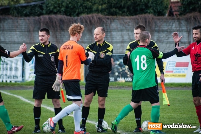 Zdjęcie w galerii na portalu naszwodzislaw.com: Klasa okręgowa: Podwójny pech Naprzodu  wiadomości z regionu