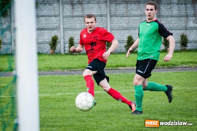 Zdjęcie w galerii na portalu naszwodzislaw.com: Klasa okręgowa: Podwójny pech Naprzodu  wiadomości z regionu