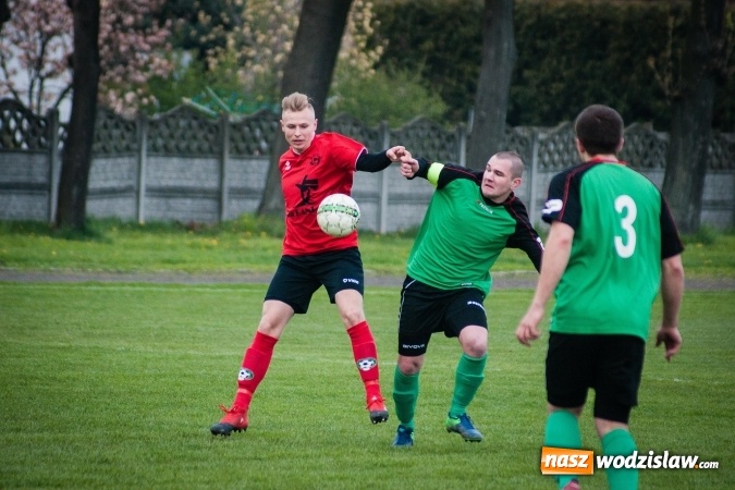 Zdjęcie w galerii na portalu naszwodzislaw.com: Klasa okręgowa: Podwójny pech Naprzodu  wiadomości z regionu