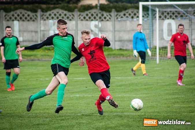 Zdjęcie w galerii na portalu naszwodzislaw.com: Klasa okręgowa: Podwójny pech Naprzodu  wiadomości z regionu