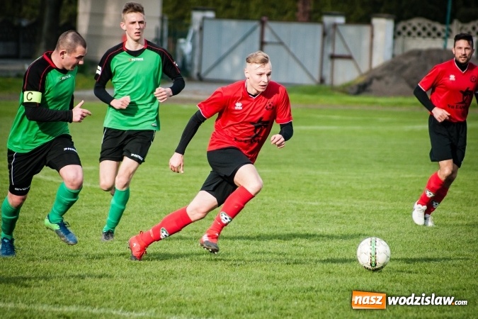 Zdjęcie w galerii na portalu naszwodzislaw.com: Klasa okręgowa: Podwójny pech Naprzodu  wiadomości z regionu